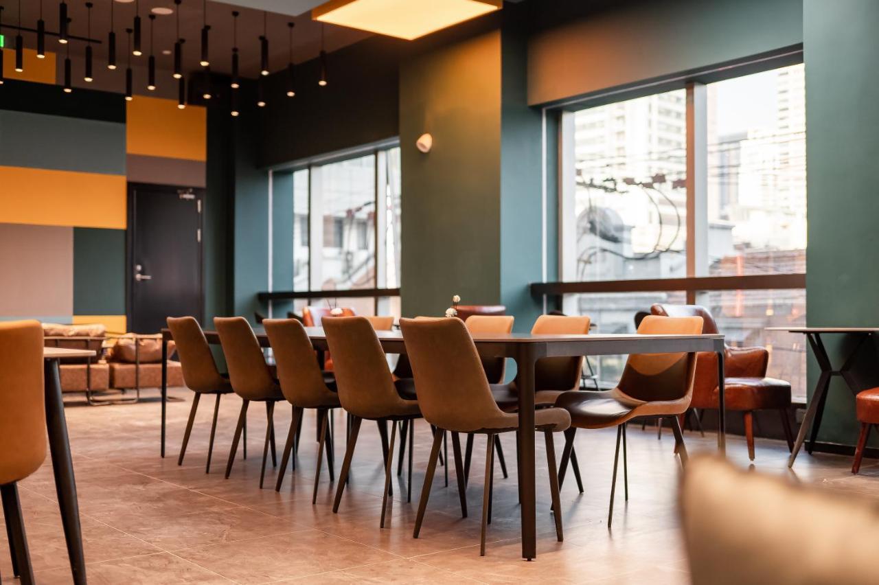 Dayin International Youth Hostel - Near East Nanjing Road & People'S Square & The Bund -Large Social Area -Bar -Cafe -Gym -Free Laundry Luggage Storage -24H Front Desk -English Service Shanghai Buitenkant foto