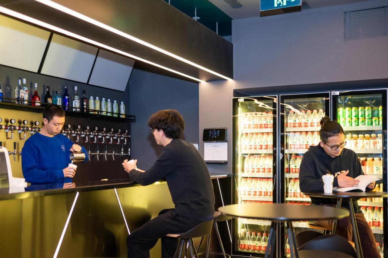 Dayin International Youth Hostel - Near East Nanjing Road & People'S Square & The Bund -Large Social Area -Bar -Cafe -Gym -Free Laundry Luggage Storage -24H Front Desk -English Service Shanghai Buitenkant foto