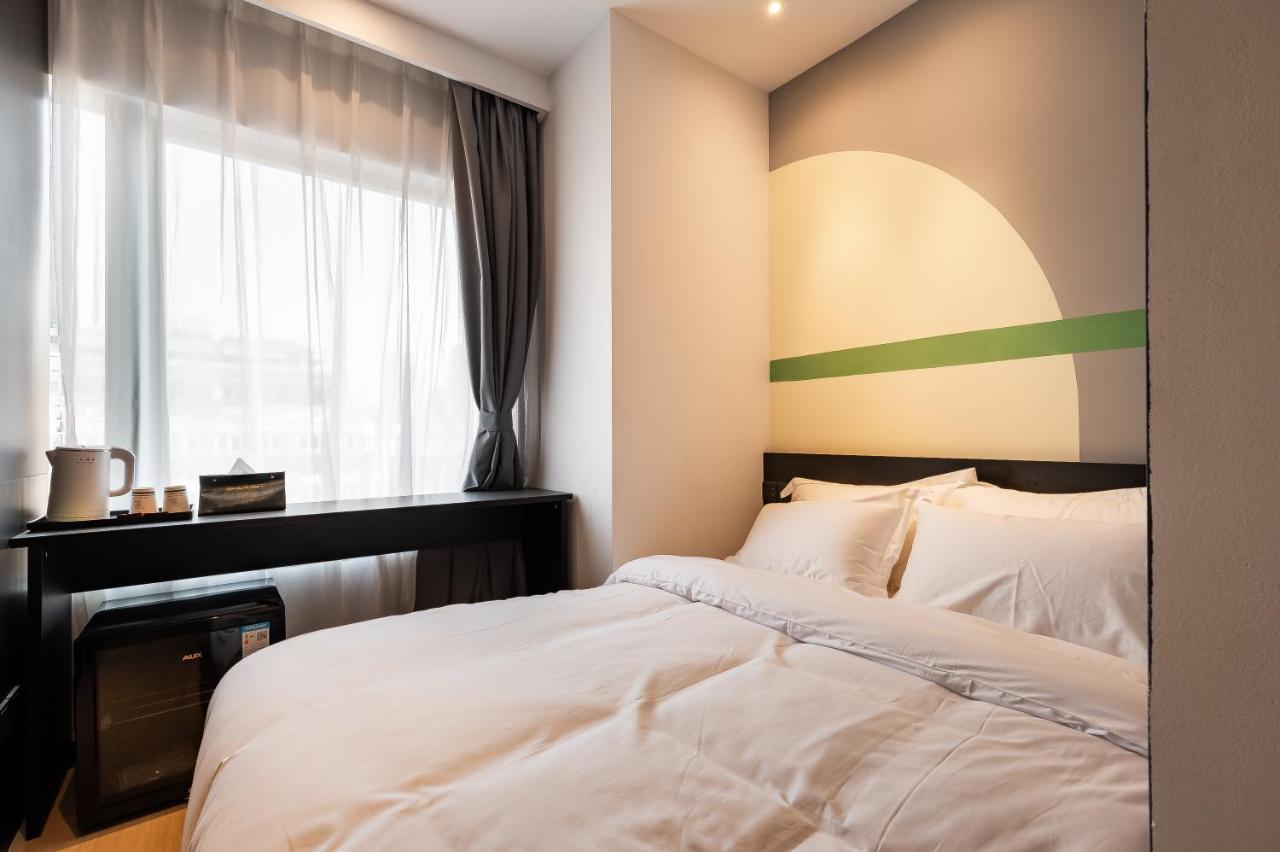 Dayin International Youth Hostel - Near East Nanjing Road & People'S Square & The Bund -Large Social Area -Bar -Cafe -Gym -Free Laundry Luggage Storage -24H Front Desk -English Service Shanghai Buitenkant foto